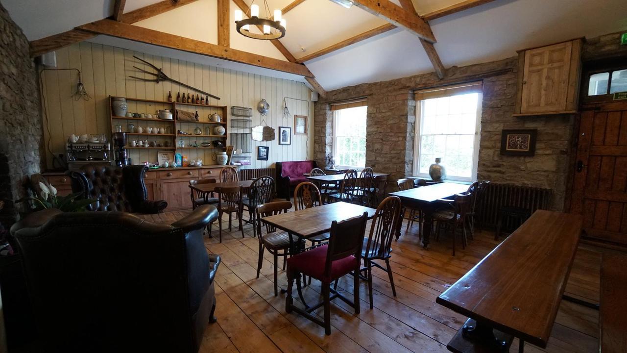 The Horseshoe Inn Crickhowell Exterior photo